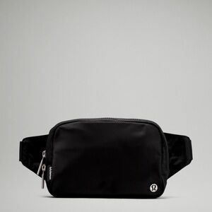 lululemon athletica large belt bag (2L)